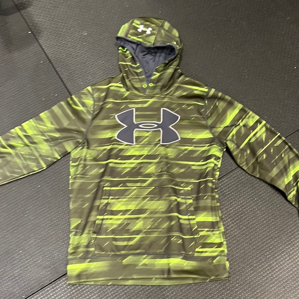 Men’s under Armour hoodie, medium green